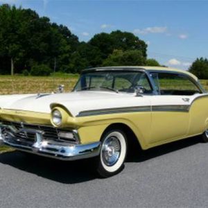 1957 Ford Fairlane 500 2-Door Hard Top